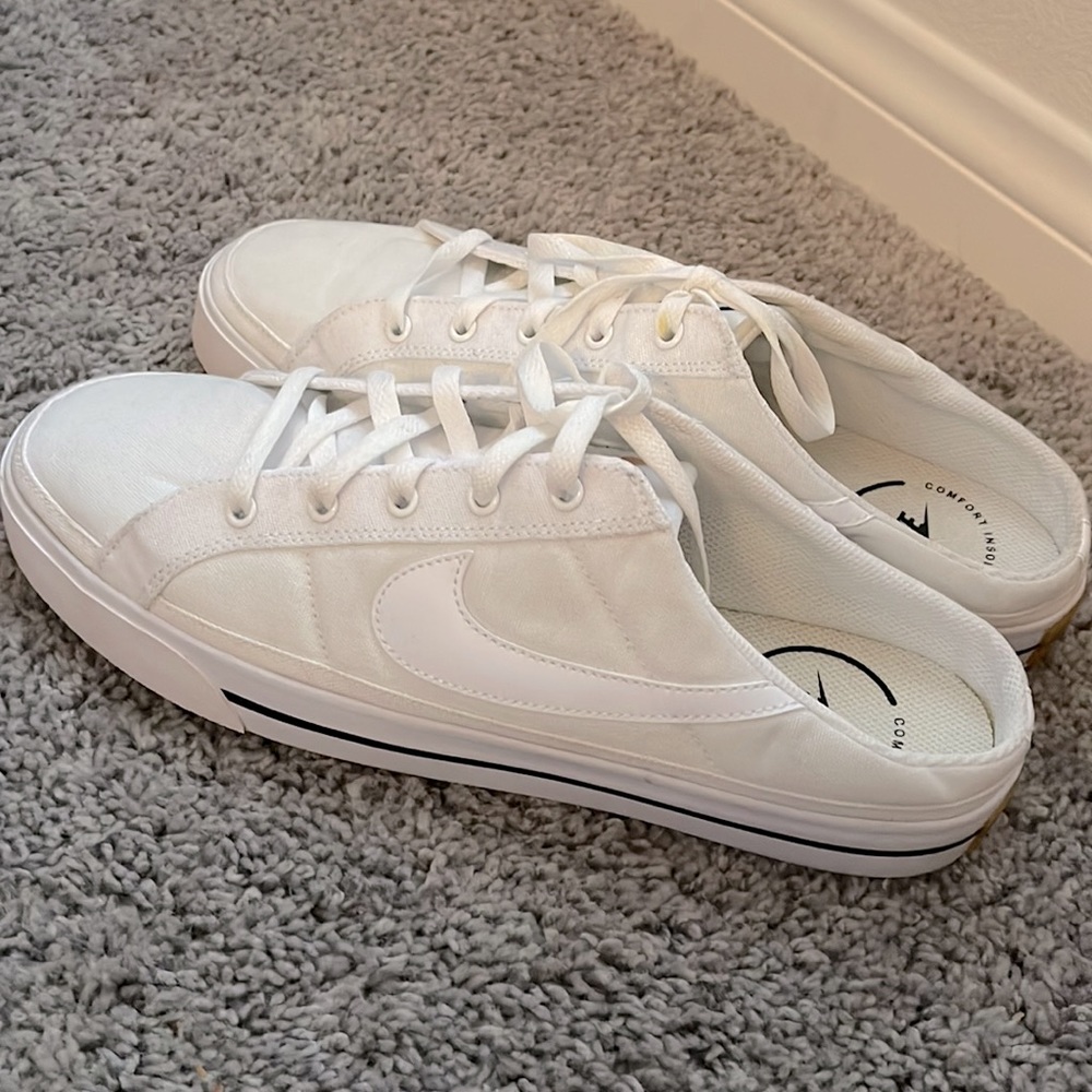 Nike court legacy mule